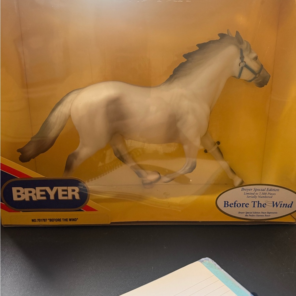 Breyer Before The Wind Special Edition - White and Gray
